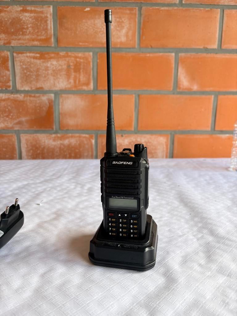 Baofeng UV 9r plus (2 stuks beschikbaar), Enlèvement, Comme neuf
