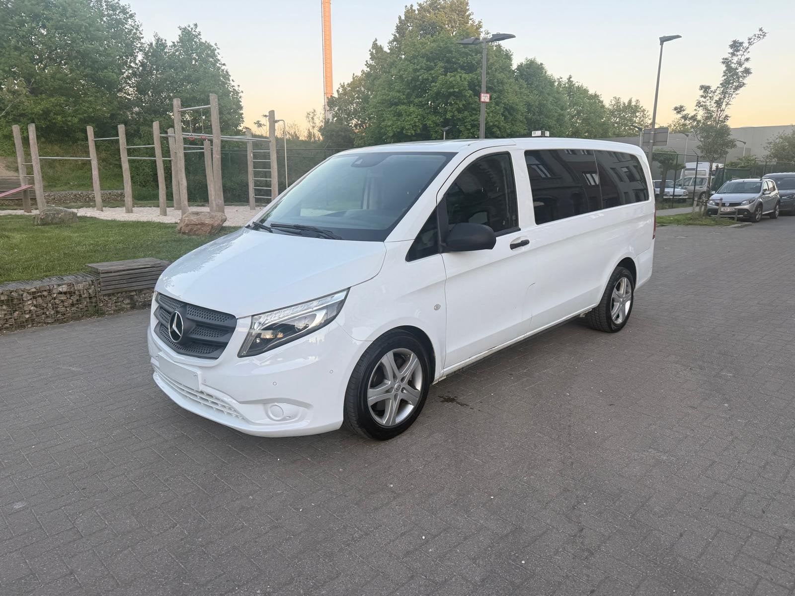 MERCEDES VITO 119CDI AUTOMATIQUE 2015 257000KM AC NAVI EURO6, Argent ou Gris, Achat, Euro 6, 3 places