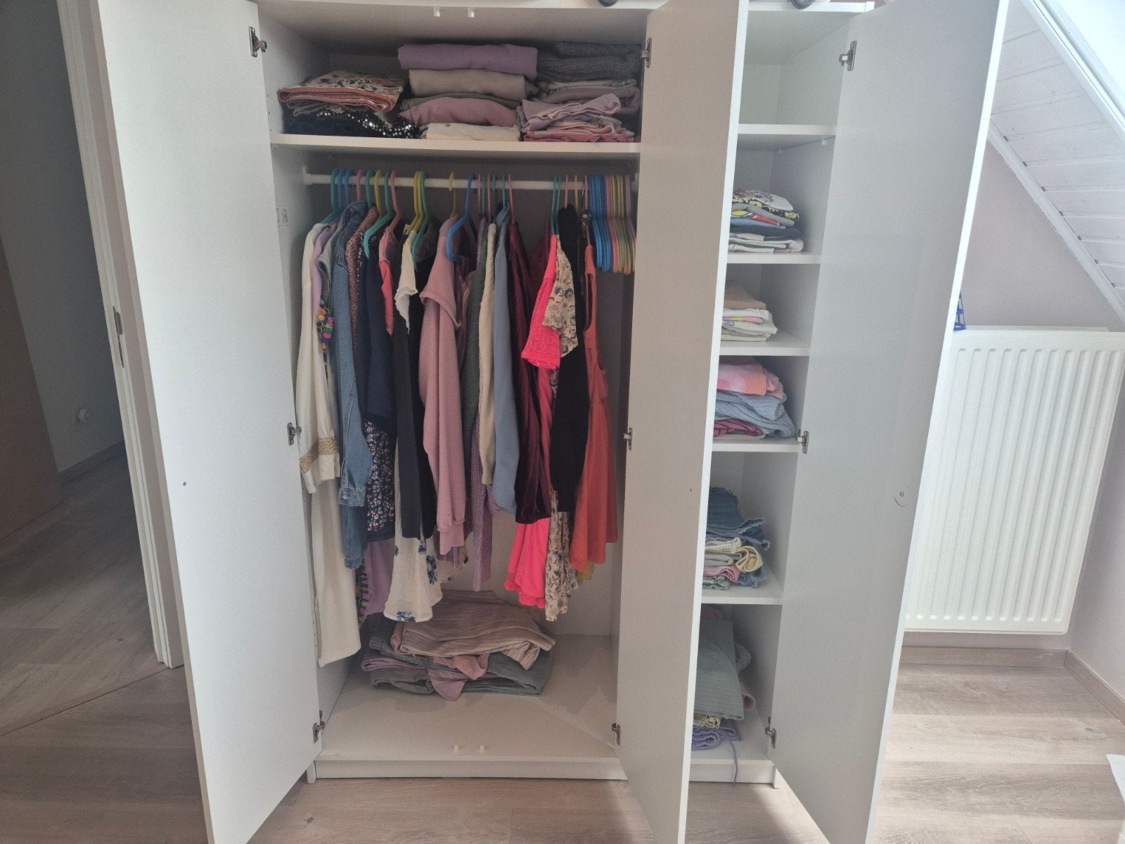 slaapkamer 
Kleerkast 50eu
Ma, Huis en Inrichting, Kasten | Kleerkasten, Ophalen