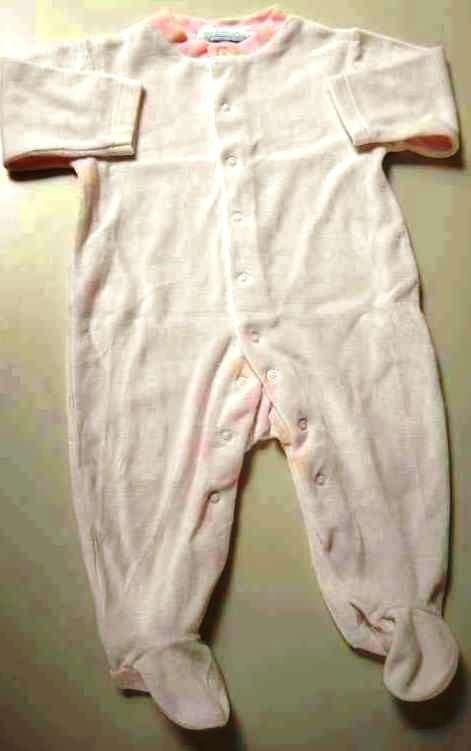 NOUVEAU - pyjama en velours rose pastel - Bout'chou - T 68, Neuf, Bout'chou, Enlèvement ou Envoi, Vêtements de nuit ou Sous-vêtements