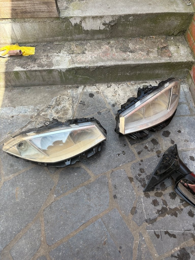 Lot de 2 phares + rétroviseur Renault Mégane, Autos : Pièces & Accessoires, Enlèvement ou Envoi, Utilisé, Renault