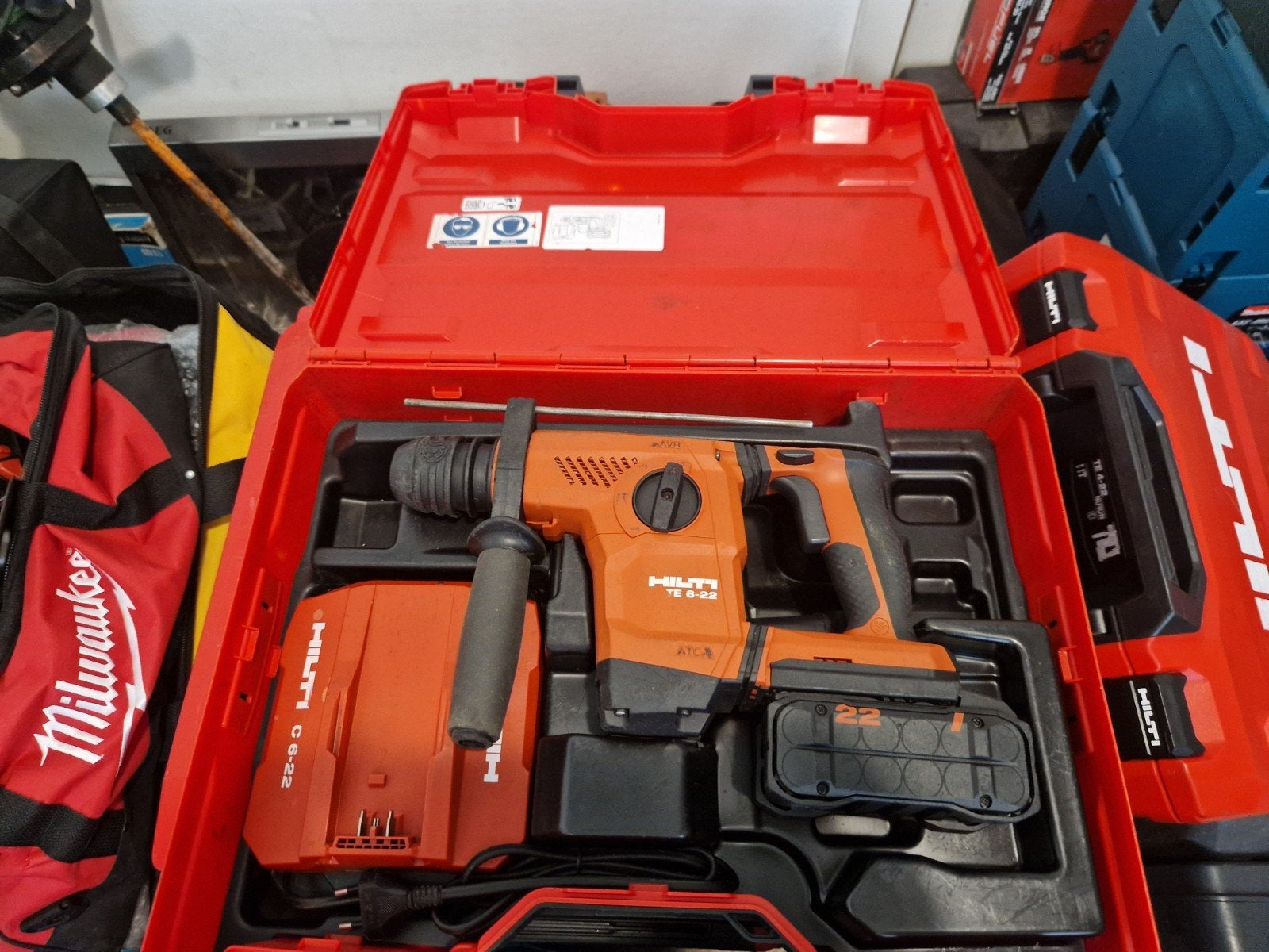 Hilti Te 6 22 + Batterie + Chargeur coffre, Enlèvement, Comme neuf