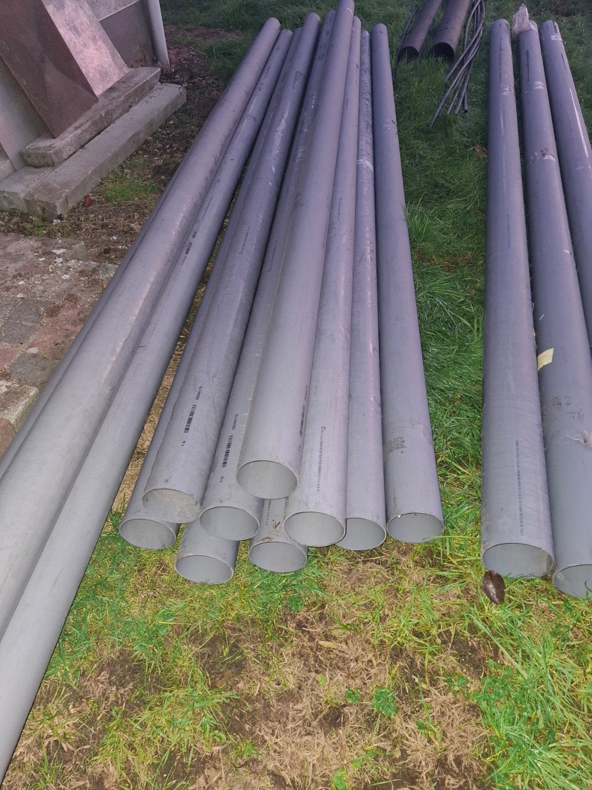 Partij grijze PVC afvoerbuizen 110mm en 125mm (Dunwandig) -, Neuf, 4 à 6 mètres, Enlèvement, Buse droite