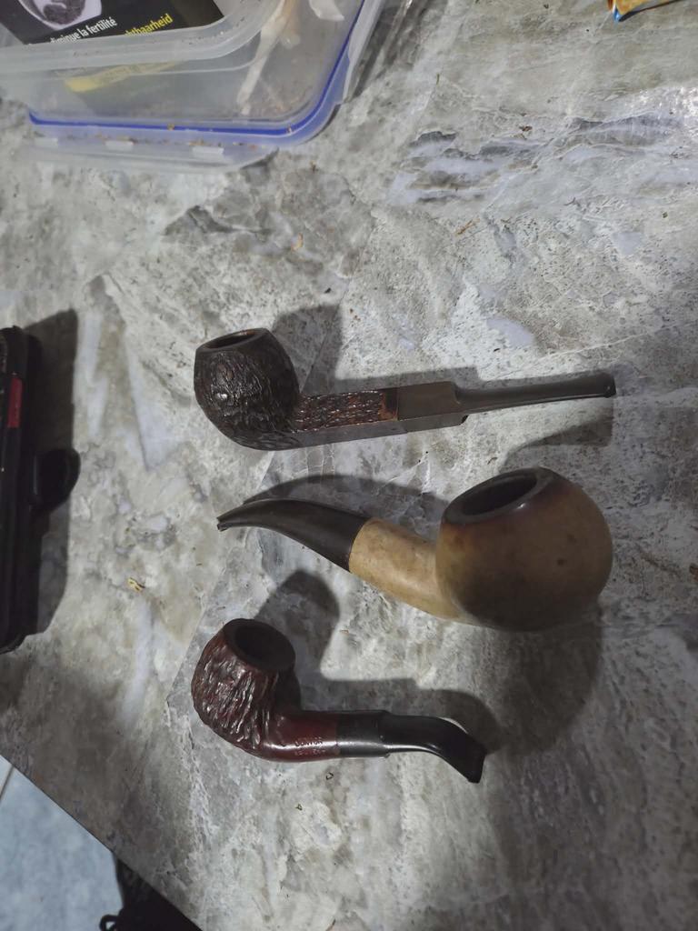 3 pipes 1new look , 1junior Bruyere, 1 sans marque, Enlèvement, Utilisé