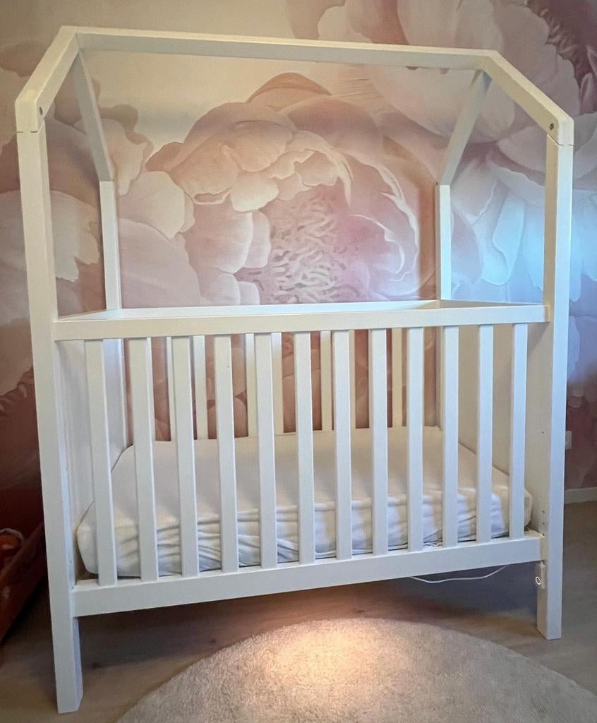 Baby bed + aerosleep matras + matras beschermer aerosleep, Kinderen en Baby's, Ophalen