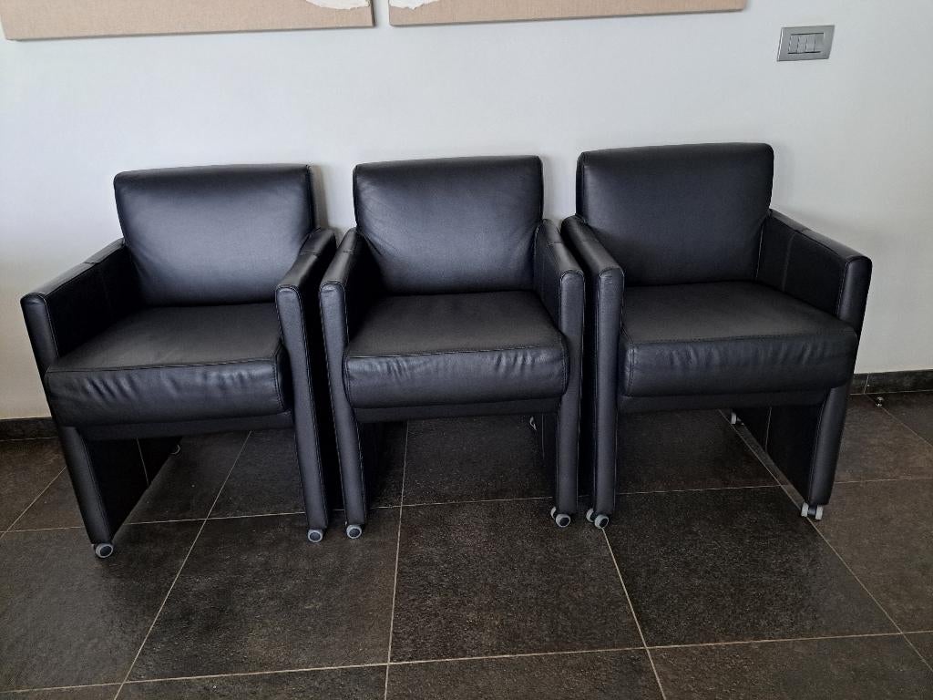 Chaise en cuir sur roulettes, Modern !!, Comme neuf, Enlèvement, Cuir