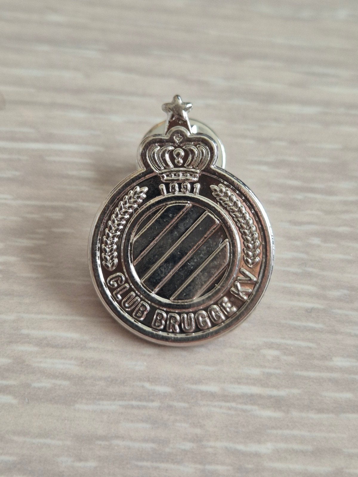 Originele metalen Club Brugge pin / speldje - Clublogo, Verzamelen, Speldjes, Pins en Buttons, Ophalen of Verzenden