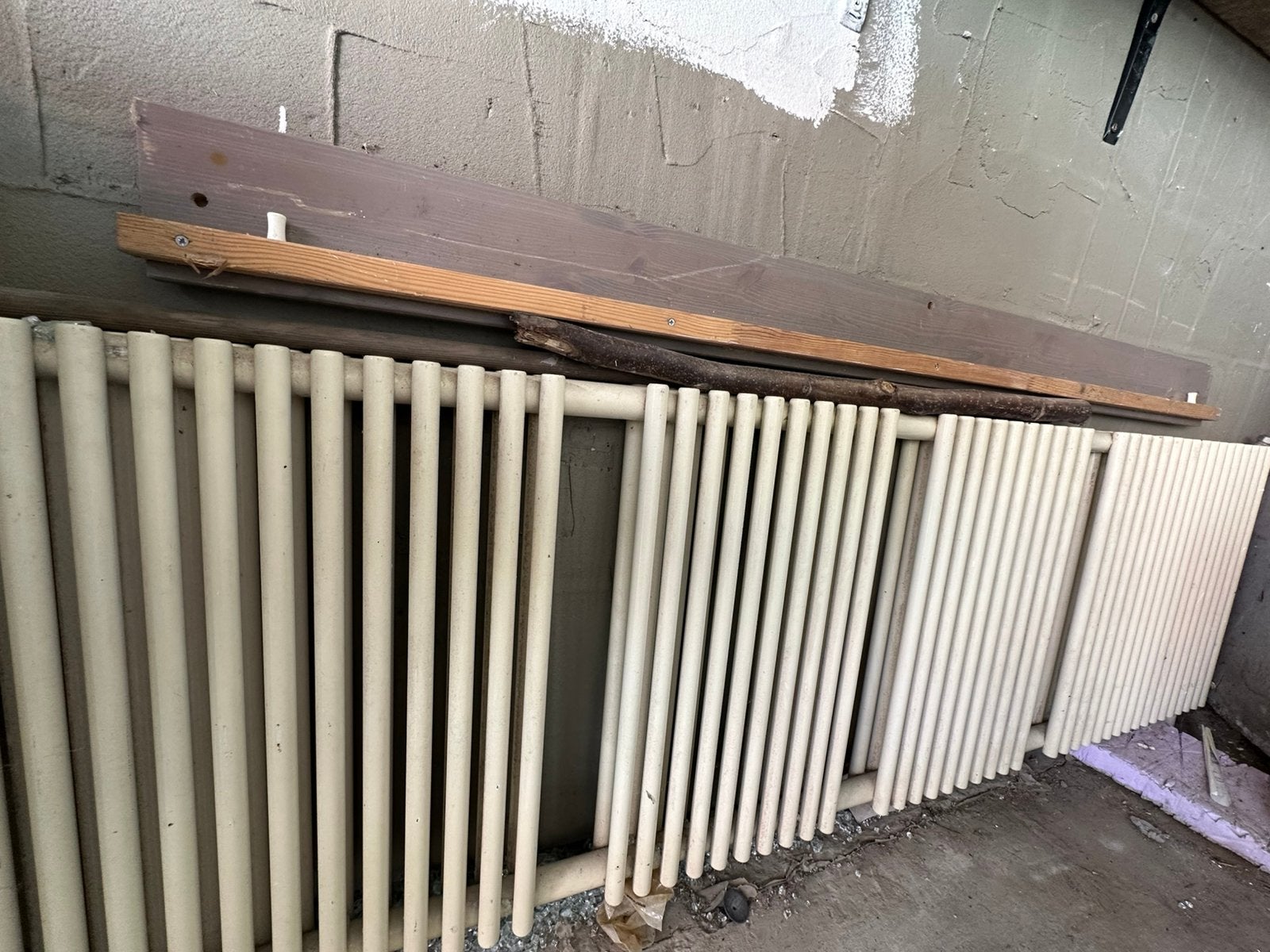 Badkamer radiator dubbel werk goed, Doe-het-zelf en Bouw, Verwarming en Radiatoren, Ophalen, Zo goed als nieuw, Radiator