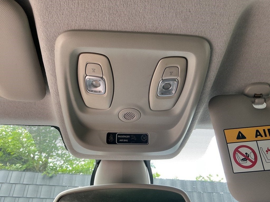 PLAFONNIER AVANT Renault Clio IV (5R) (01-2012/08-2021), Renault, Utilisé, Peter-Huppertz-Straße 5
51063  Köln, DE, Dialog.deutschland@renault.de