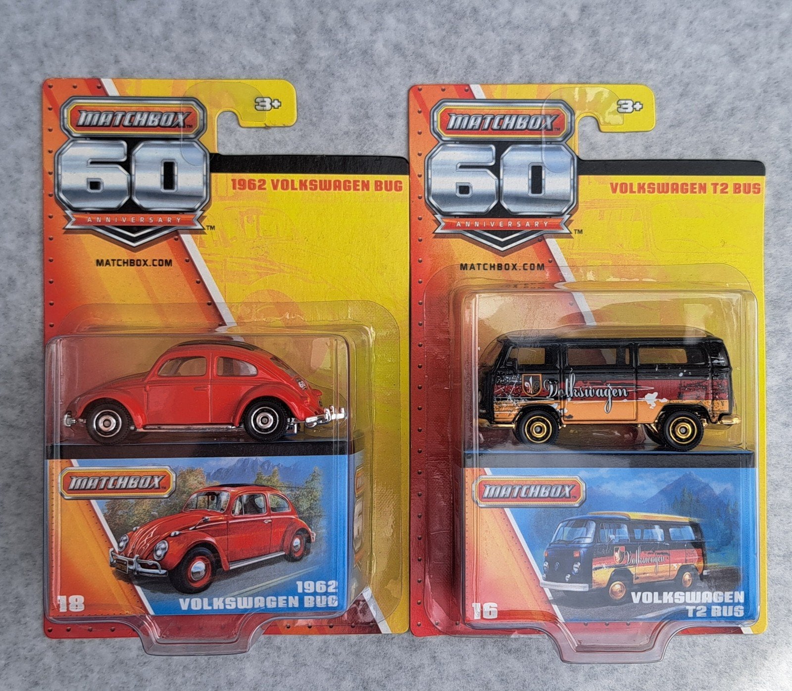 vw beetle + vw combi 60ème anniversaire matchbox, Enlèvement ou Envoi, Comme neuf, Voiture