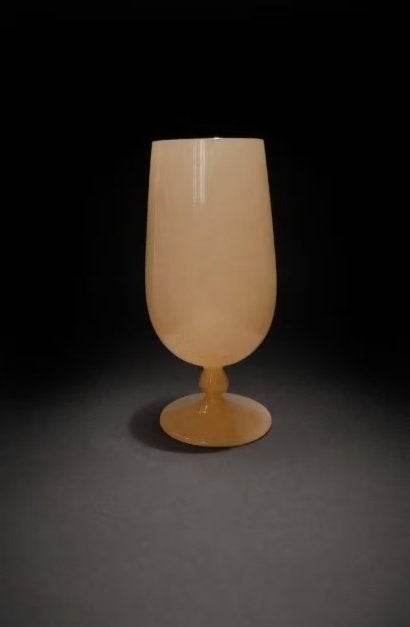 Verre à pied en opaline rose, de la cristallerie Portieux, Enlèvement