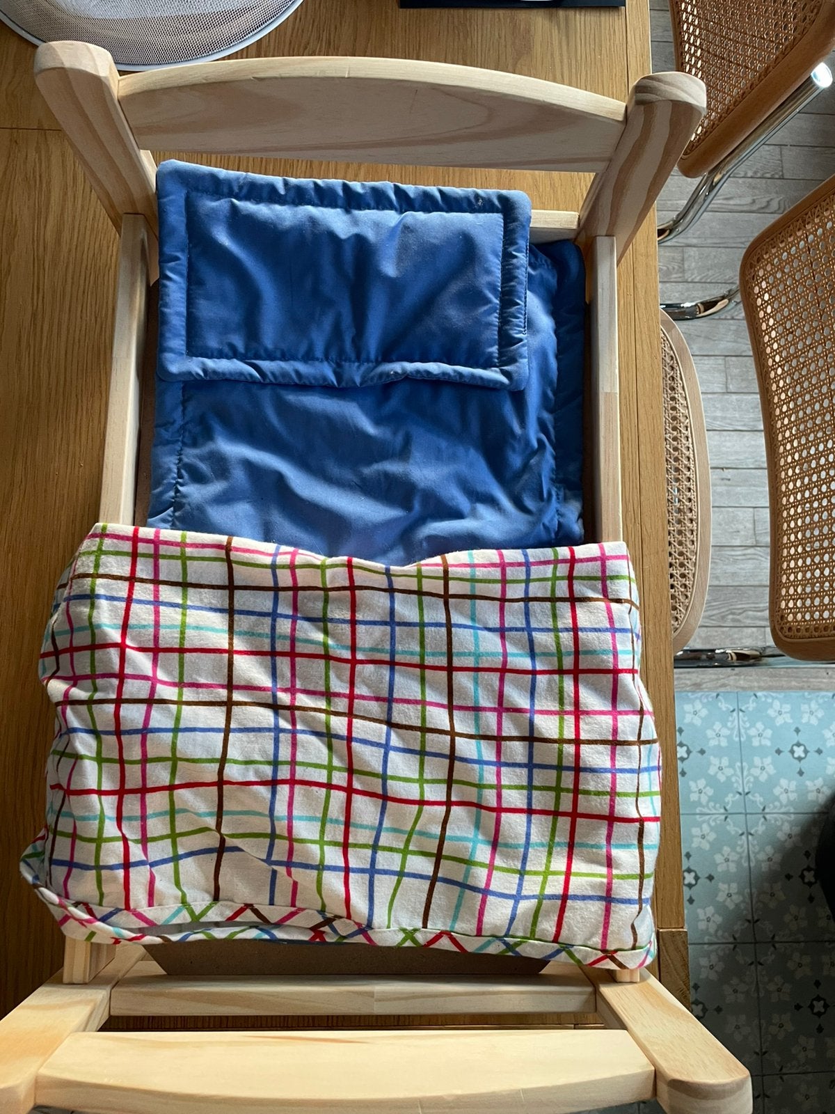 Lit poupée Ikea en tres bon etat, Hobby en Vrije tijd, Picknickmanden, Ophalen, Gebruikt
