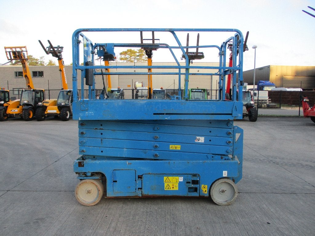 Schaarhoogwerker GENIE GS 3246 (657), Articles professionnels, Machines & Construction | Technique de soudage, Enlèvement
