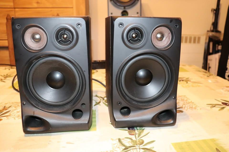Compacte JVC Actieve Bt Monitors, JVC, Ophalen of Verzenden, Zo goed als nieuw, Minder dan 60 watt
