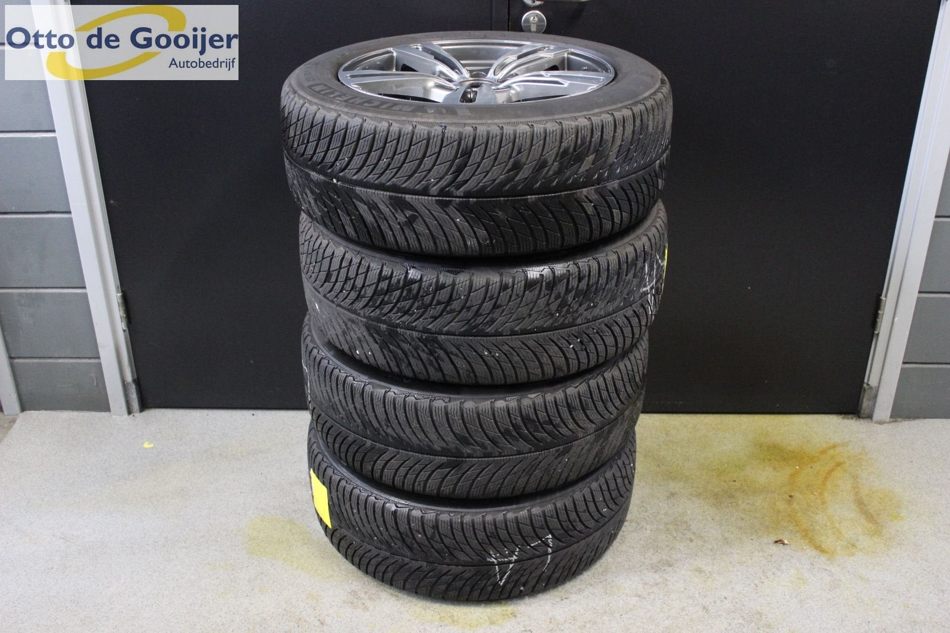 Volvo XC40 Velgen 18 Inch Winterbanden Michelin 7MM, Auto-onderdelen, Ophalen, 18 inch, Gebruikt, -