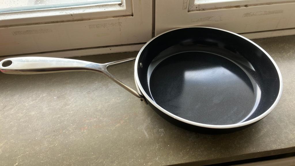 Demeyere pan 24 cm nooit gebruikt, Huis en Inrichting, Keuken | Potten en Pannen, Ophalen of Verzenden, Nieuw, Koekenpan of Braadpan