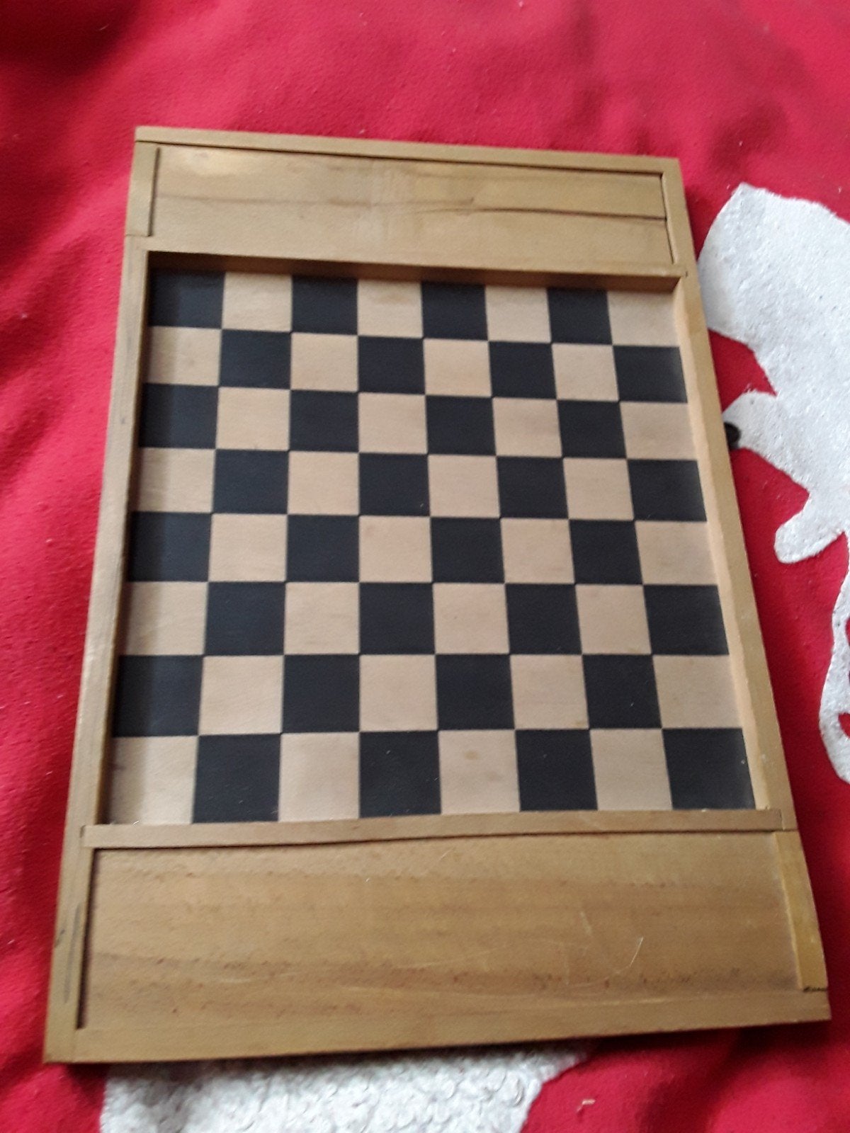 Houten damspel, Ophalen