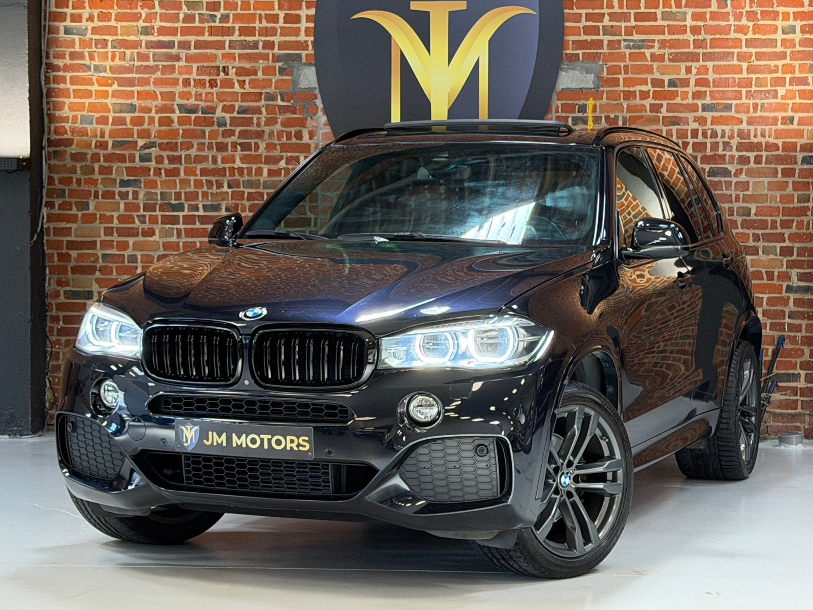 BMW X5 3.0d - M-Pack - LED - Keyless - Cockpit, Autos, BMW, Cuir, Entreprise, Carnet d'entretien, 6 cylindres