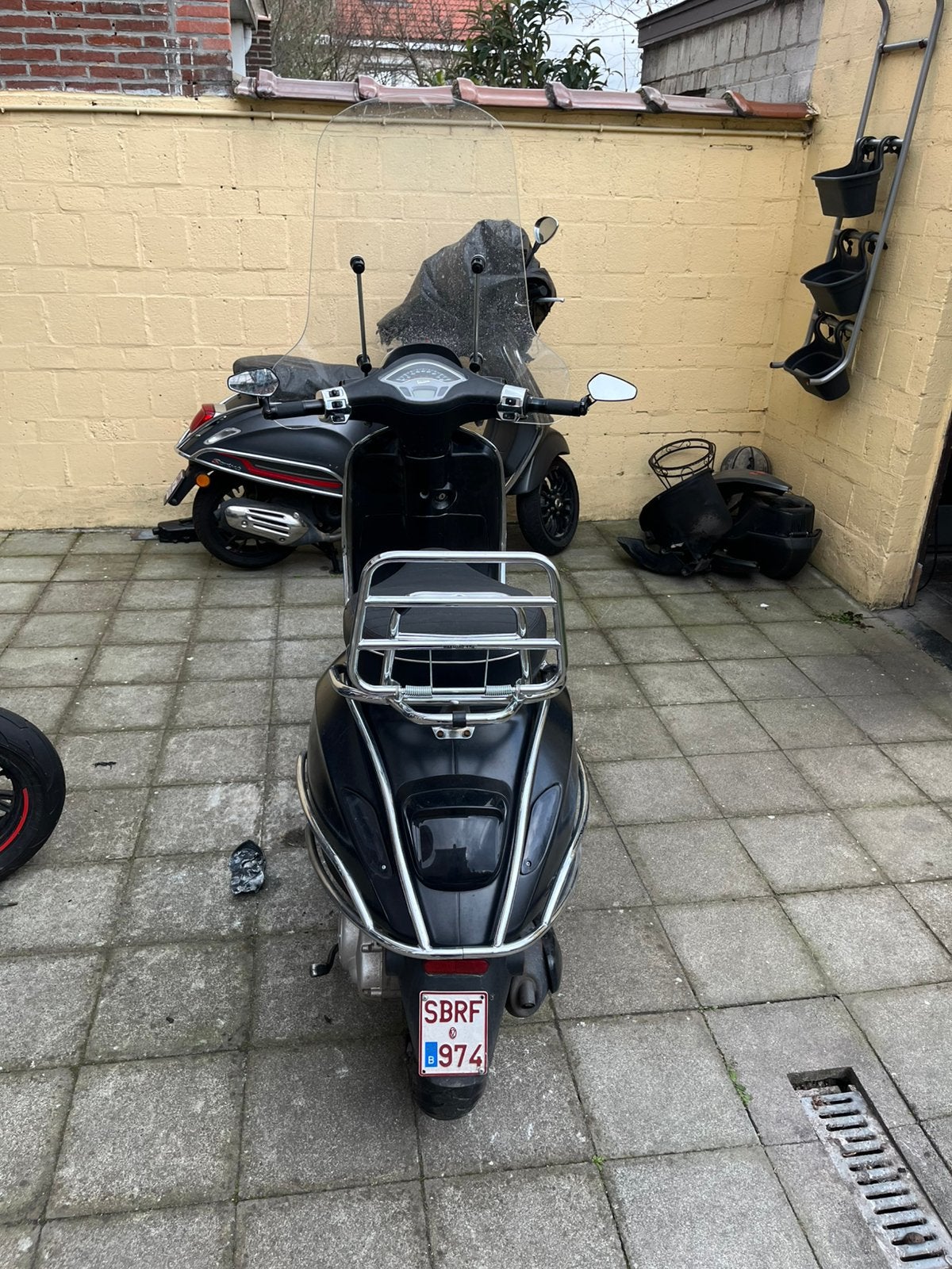 Vespa opknapper, Ophalen, Gebruikt, Benzine, Vespa