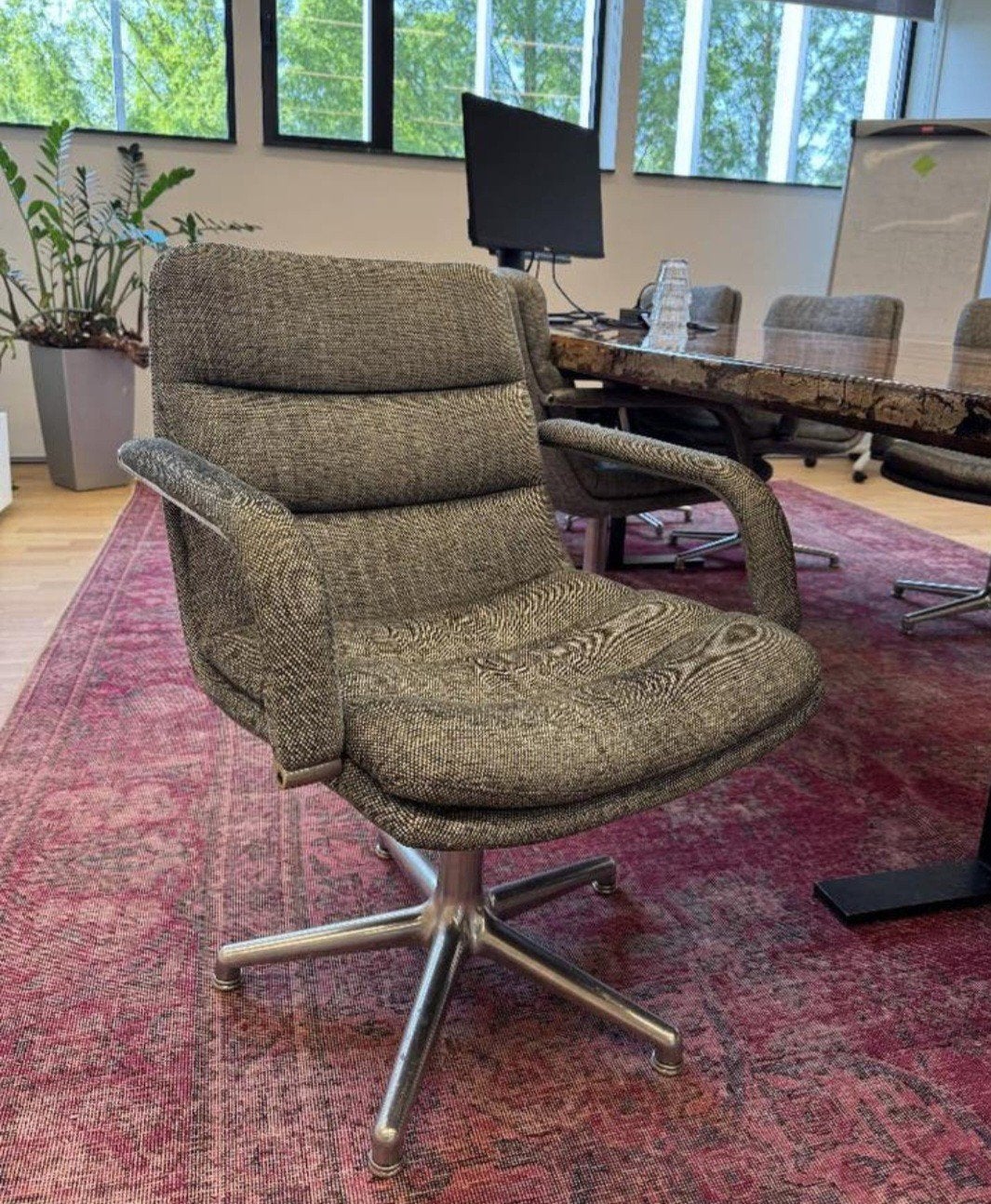 Artifort stoelen 8 stuks, Ophalen