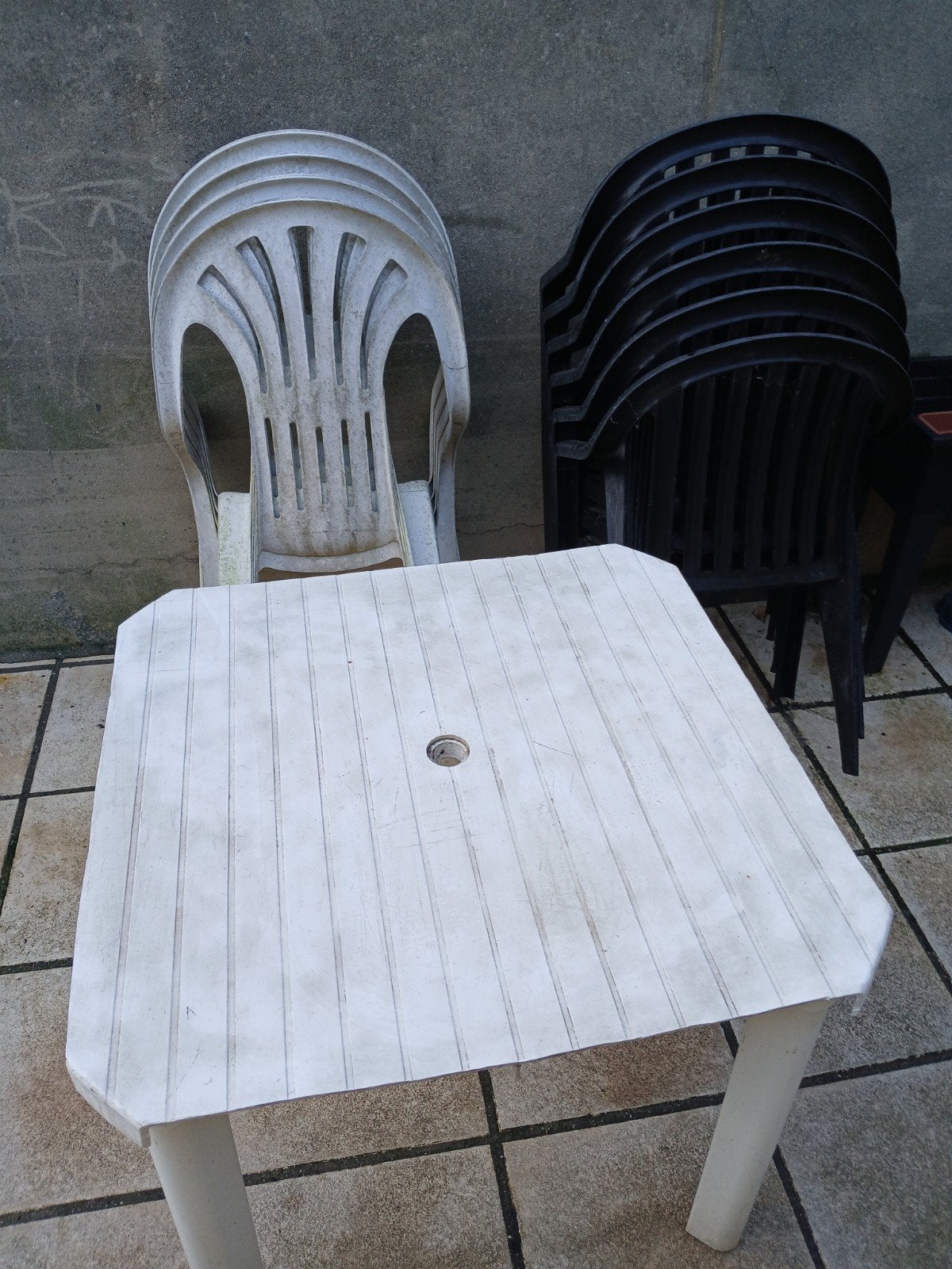 Table de jardin et 10 chaises, Enlèvement, Utilisé, Plastique