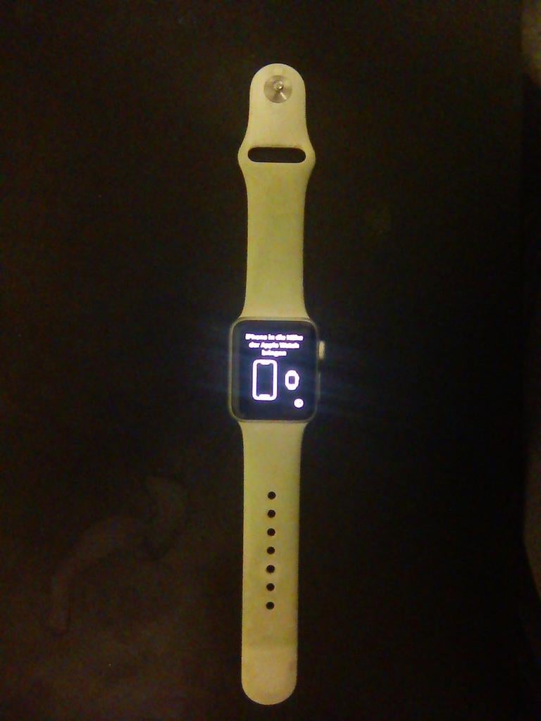 Apple watch series 3, Handtassen en Accessoires, Smartwatches, Ophalen