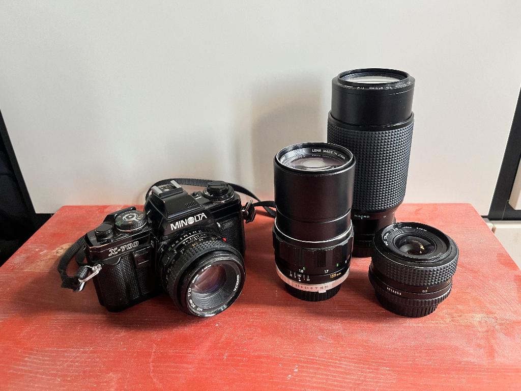 Minolta X700 body + 4 lenzen, Enlèvement ou Envoi, Utilisé, Reflex miroir, Minolta