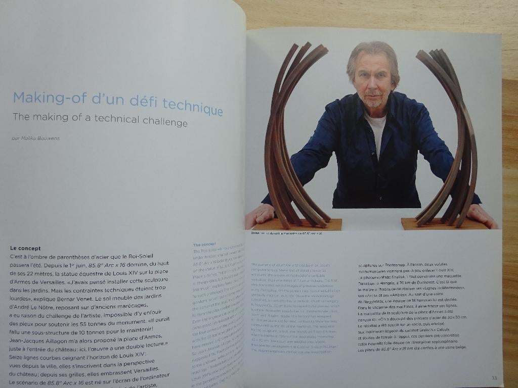 Bernar Venet à Versailles 2011 BeauxArts éditions, Ophalen of Verzenden, Zo goed als nieuw, Beeldhouwkunst