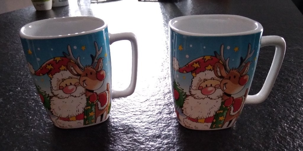 Lot de 2 tasses Noël, Maison & Meubles, Cuisine | Vaisselle, Neuf, Céramique, Enlèvement, Autres styles