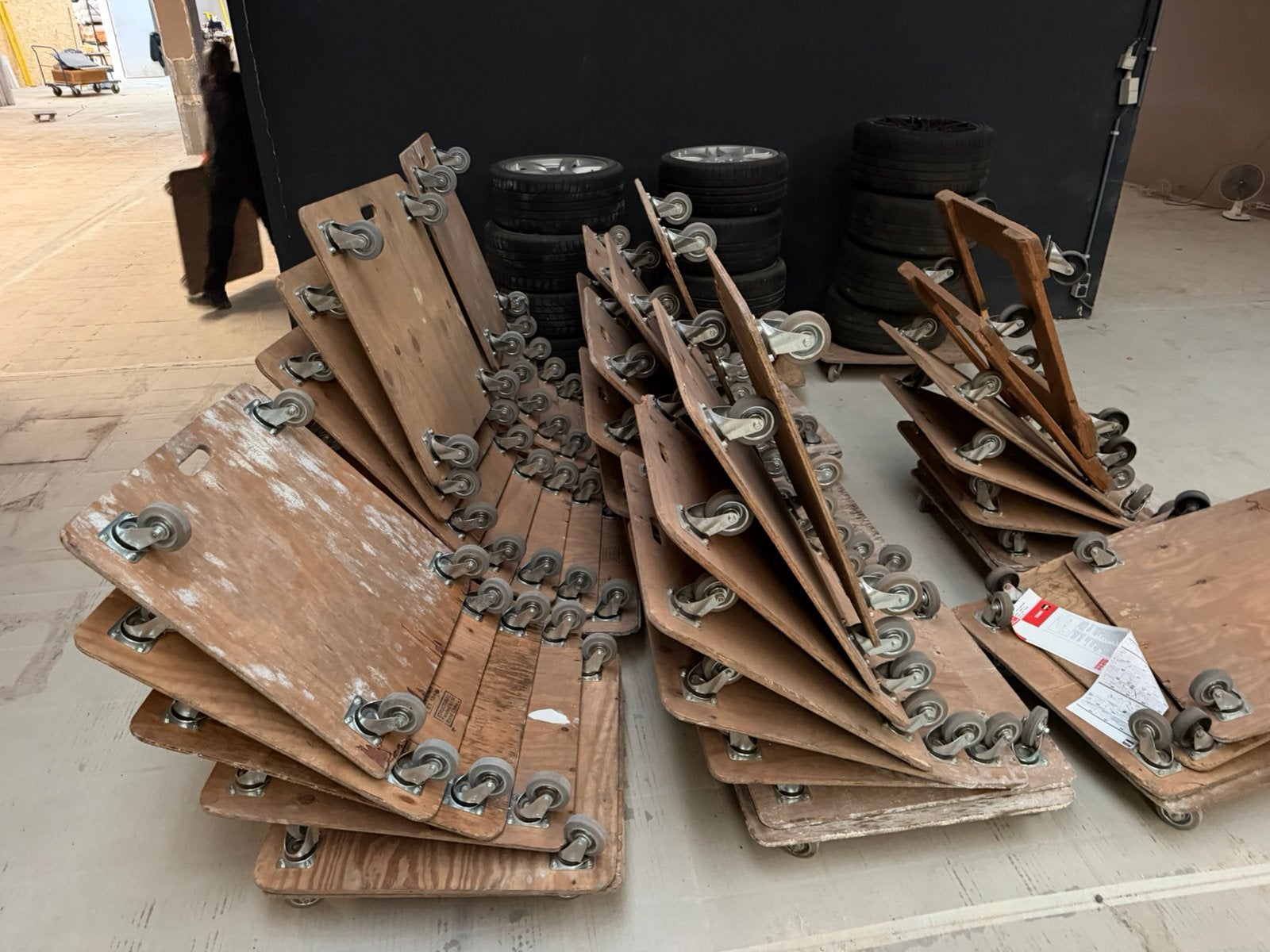 50 chariots en bois, Enlèvement, Comme neuf