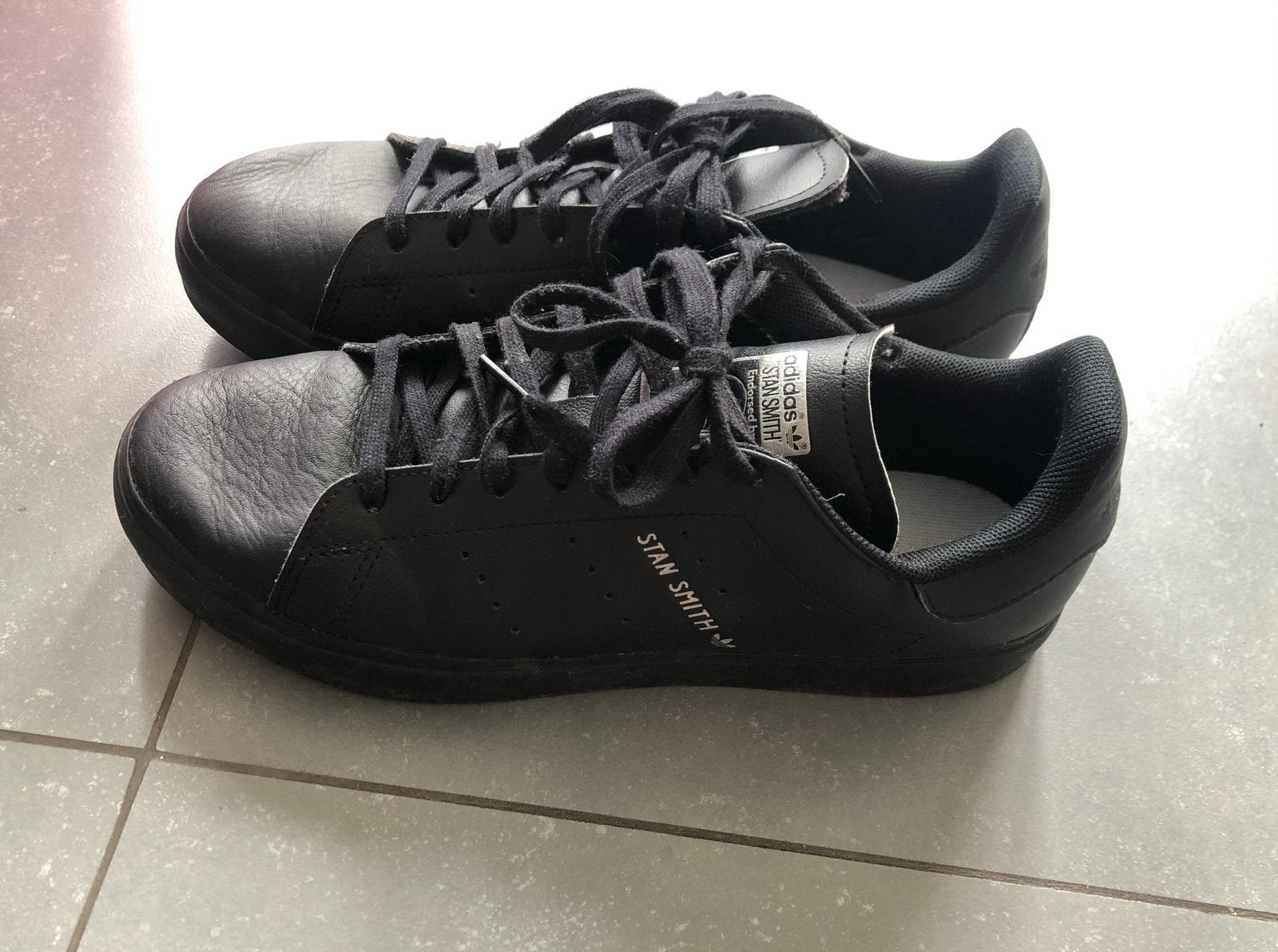 Chaussures Adidas Stan Smith ( unisexe) Pointure 38 2/3, Enlèvement, Neuf