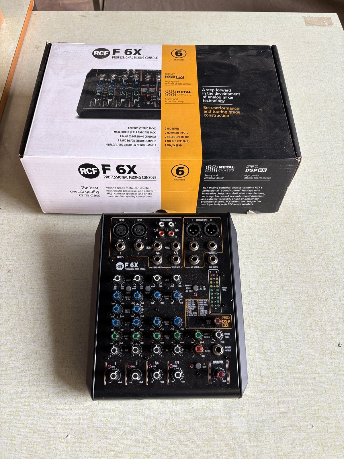 RCF F 6X 6-kanaals mengpaneel, Muziek en Instrumenten, Ophalen, Zo goed als nieuw