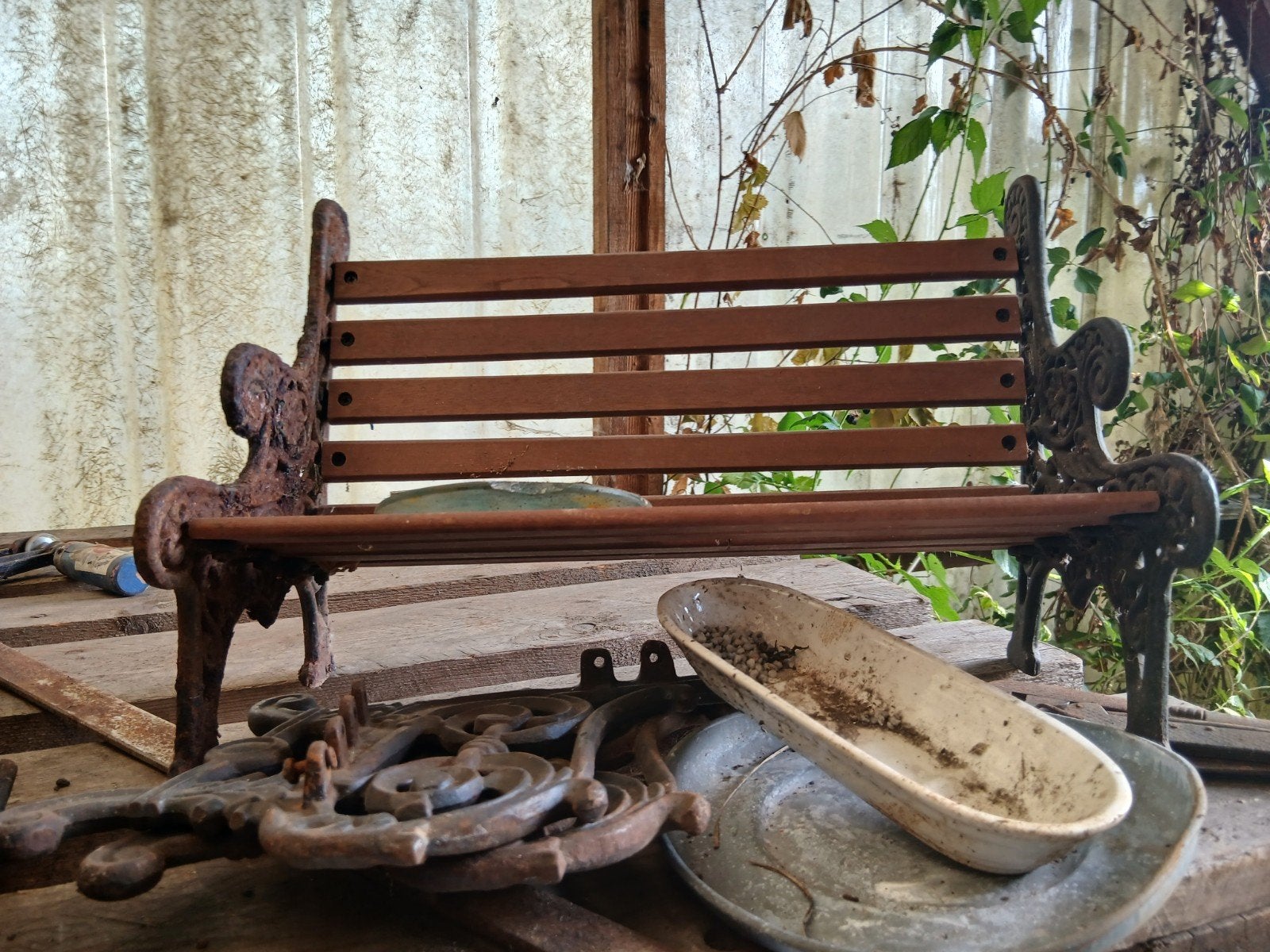 Lot de bancs pour poupées et pieds séparés., Collections, Enlèvement, Utilisé, Décoration