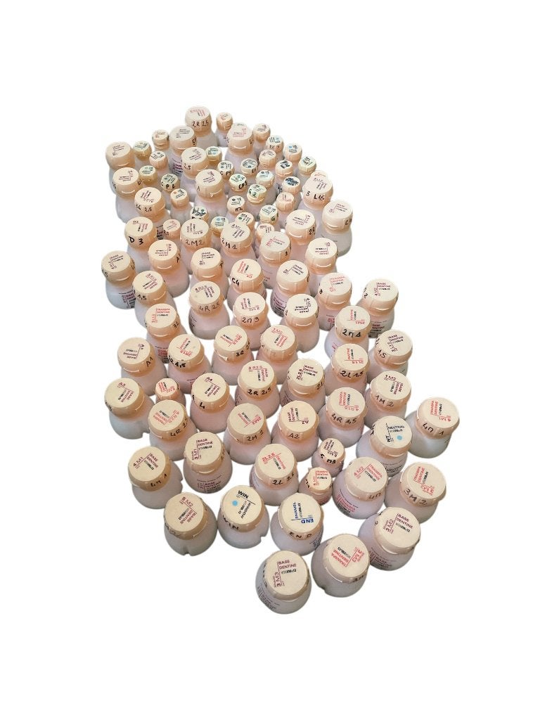 Lot de 90 pots Poudre Céramique Vita Prothèse Dentaire, Enlèvement ou Envoi