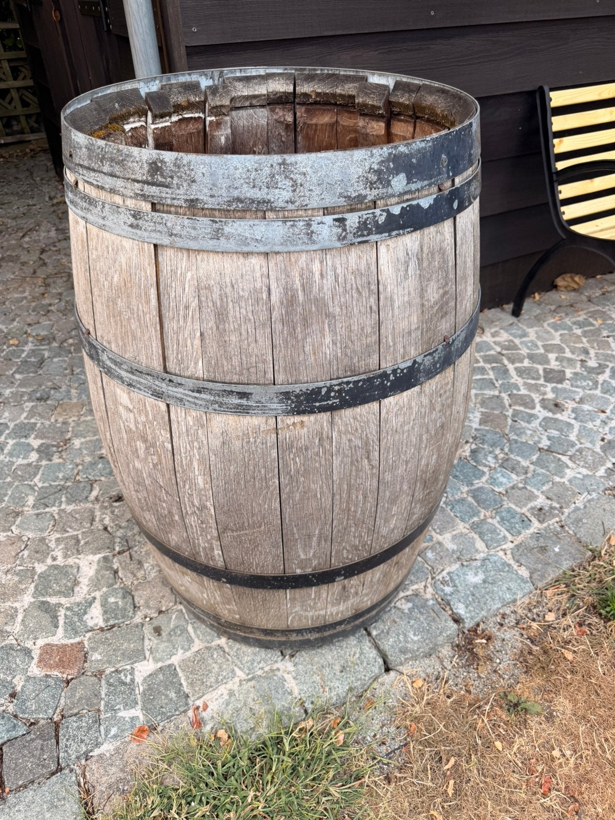 Tonneau de décoration en bois à donner, Jardin & Terrasse, Barils de pluie, Enlèvement, Comme neuf, Bois