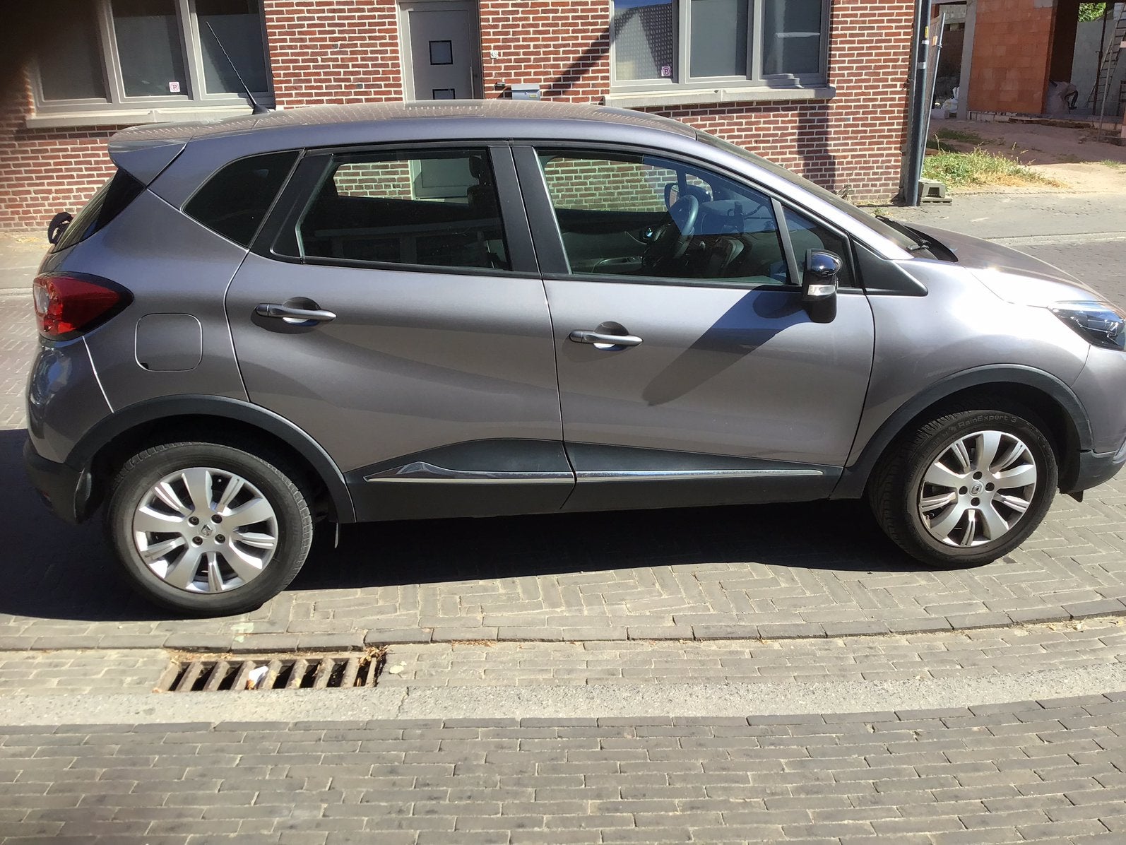 Renault captur 0.9 eco 90pk 43378 km, Auto's, Renault, Euro 6, Particulier, SUV of Terreinwagen, Zilver of Grijs