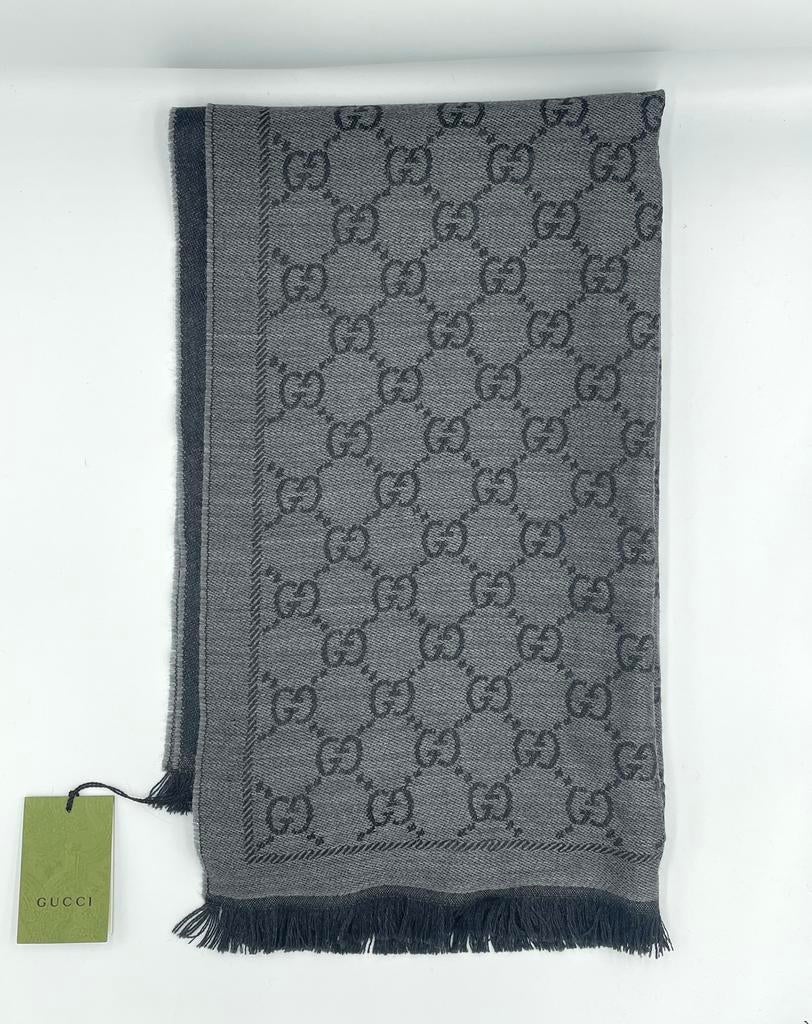 Echarpe gucci - neuf etiquette - noir mongramme réversible, Vêtements | Femmes, Enlèvement ou Envoi, Neuf, Taille 38/40 (M), Écharpe