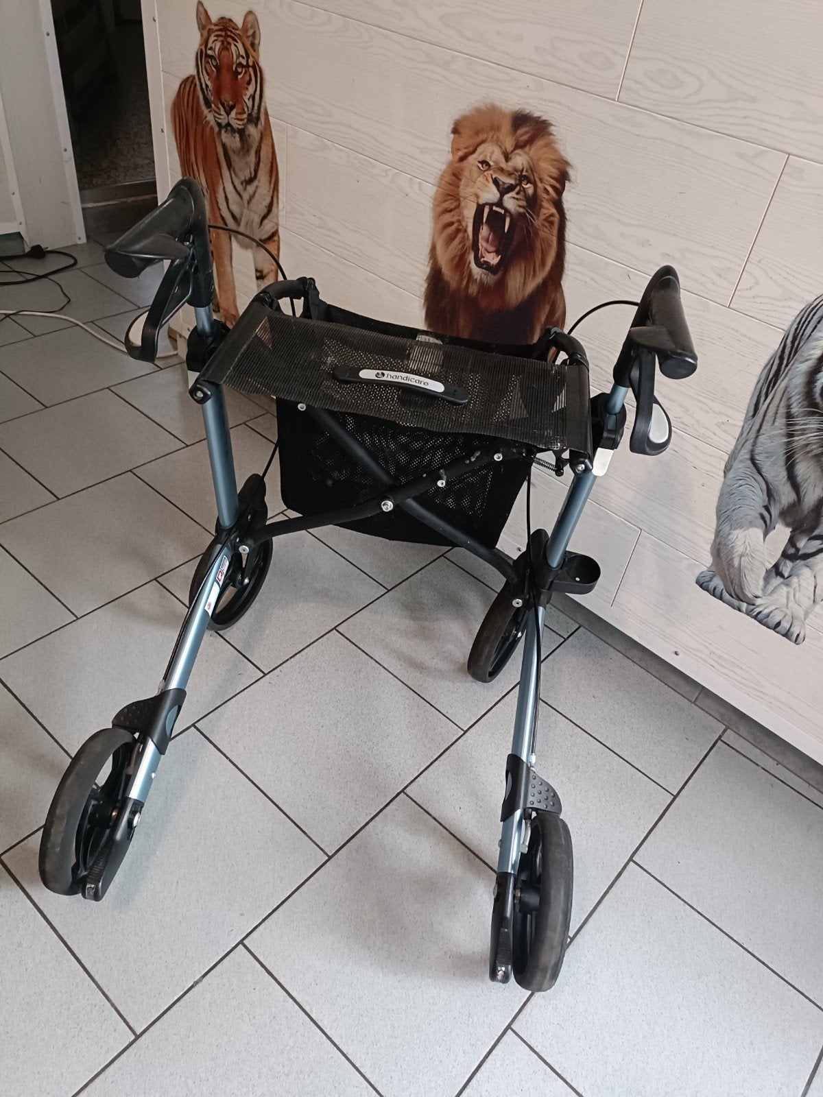 Tribune déambulateur pliable 4roues aluminium assise+panier, Diversen, Ophalen, Opvouwbaar