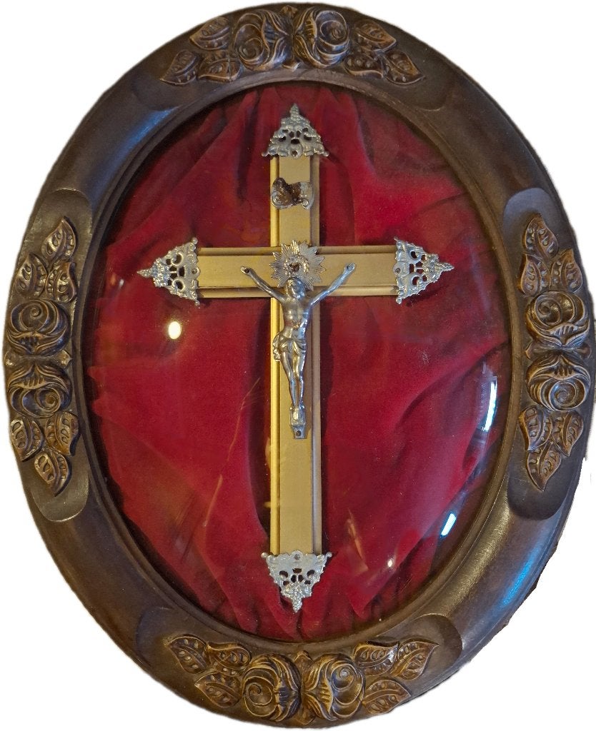 Antiek devotiekruisbeeld (19de eeuw) houten lijst bol glas., Ophalen
