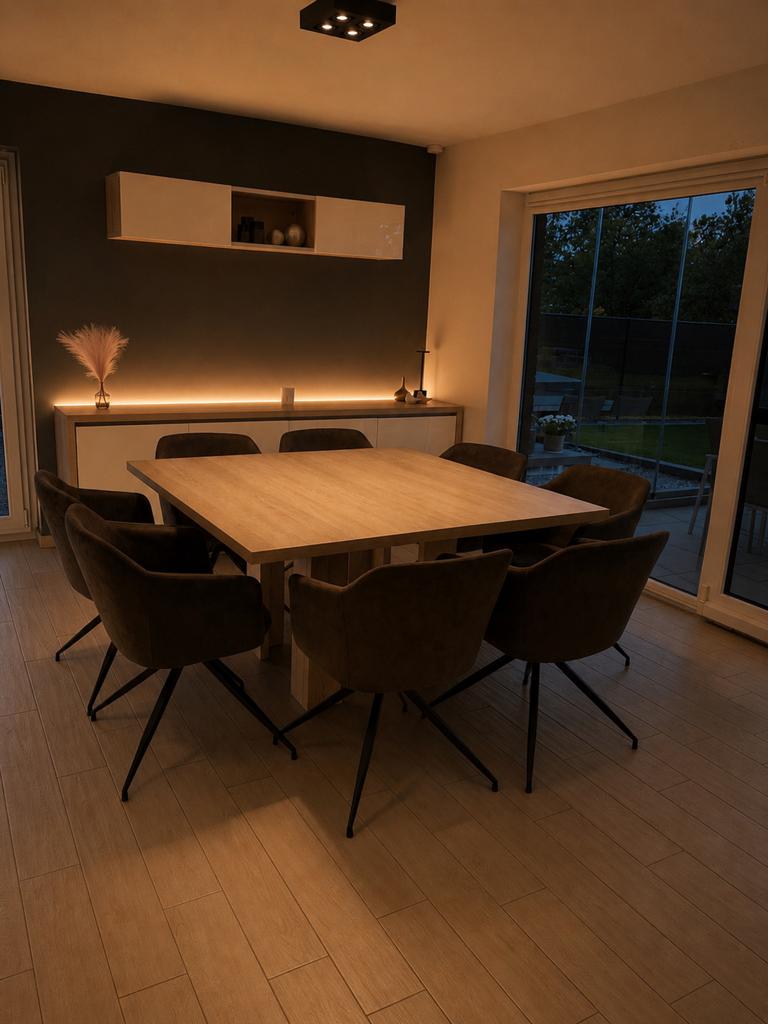Eetkamertafel stoelen optioneel bij te verkrijgen, Huis en Inrichting, Ophalen, Vierkant