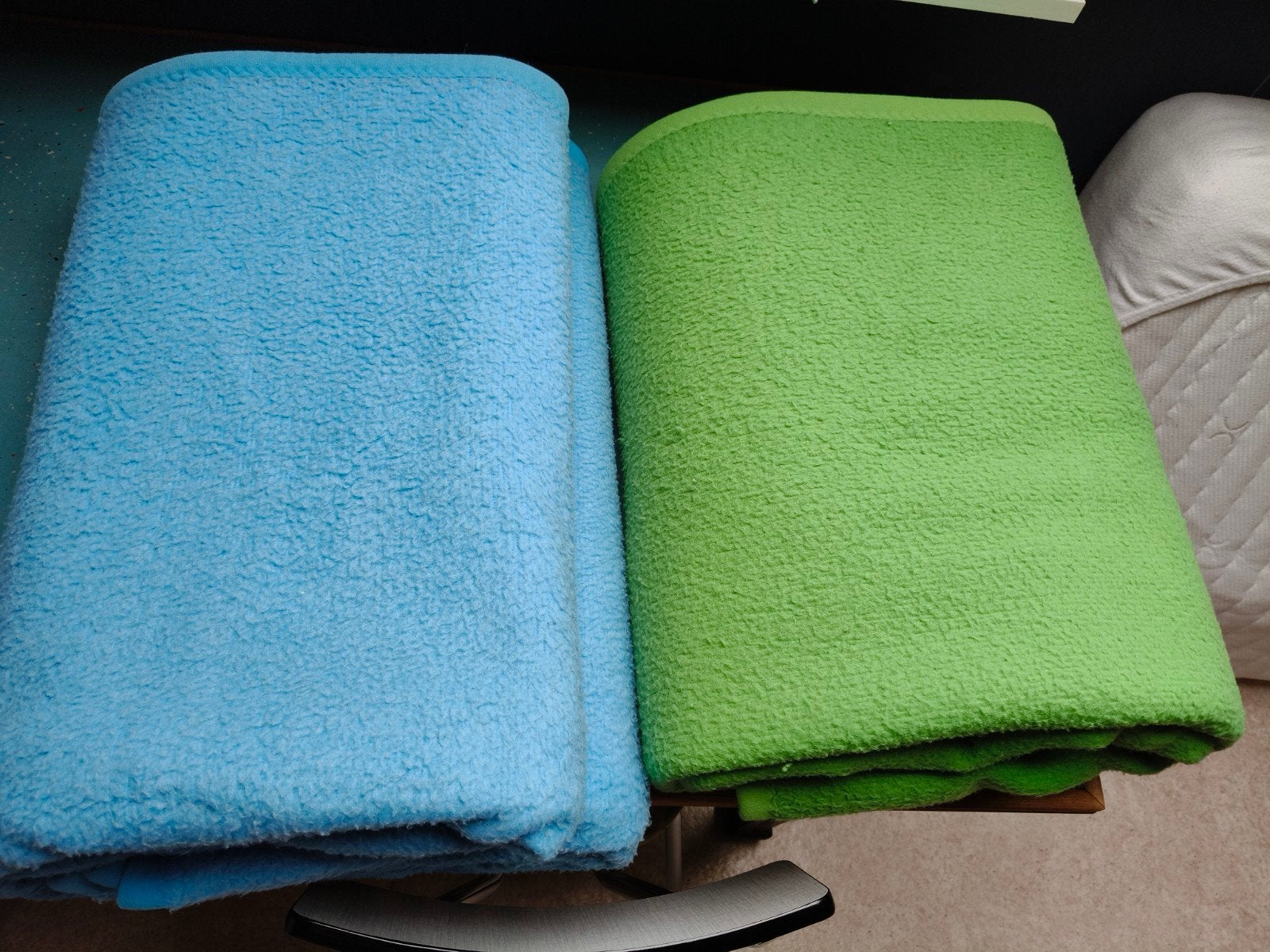 1 blauw en 1 groen deken 220/240, Ophalen, Gebruikt, Blauw, Tweepersoons