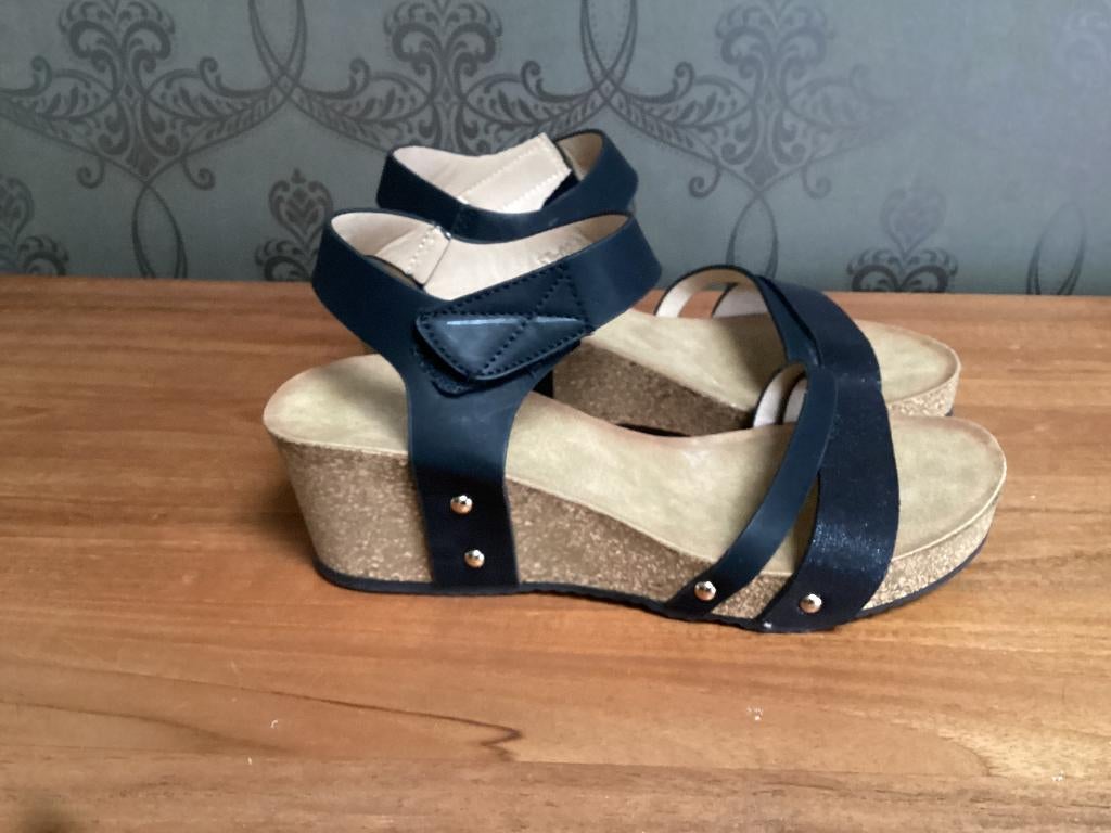 Sandales Suredelle 38, Enlèvement ou Envoi, Comme neuf, Suredelle, Noir