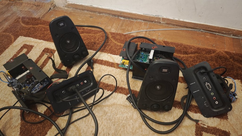 Amplificateur Logitech Z623, modules 200 W, Enlèvement, Comme neuf, Canal audio 2.1, Logitech