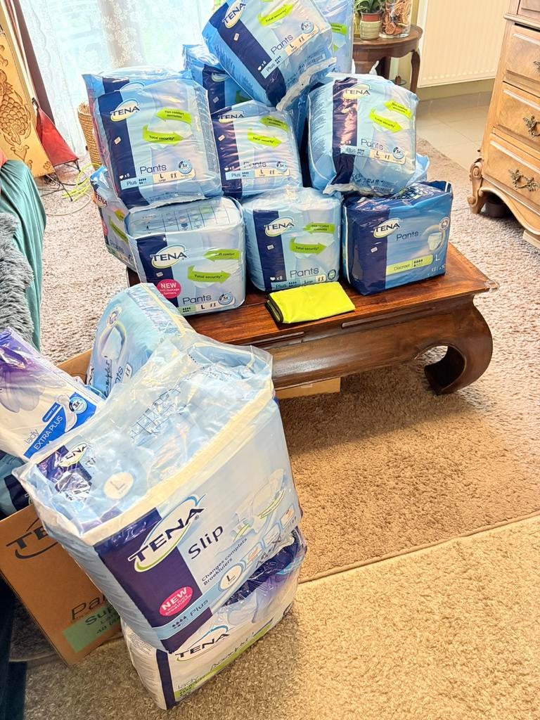 Matériel de soin STOCK TENA (19 paquets NEUFS + 5 ouverts), Diversen, Ophalen, Zo goed als nieuw