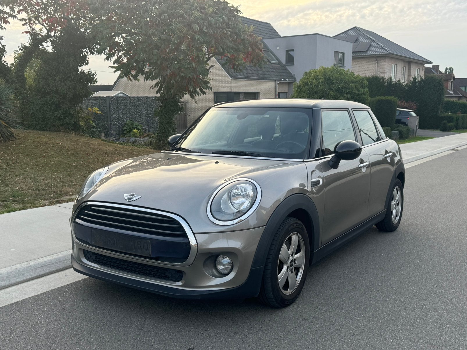Mini Cooper 1.5 essence , airco , gps , automatique , Euro6b, Autos, 100 kW, Argent ou Gris, Achat, Euro 6