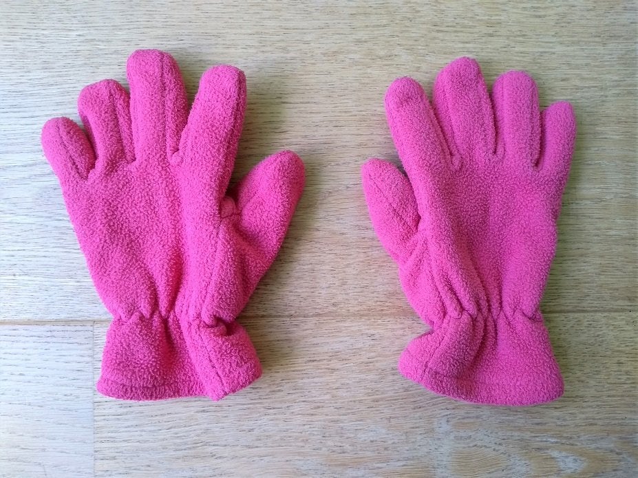 Gants en polaire fille (4-6 ans), Kinderen en Baby's, Kinderkleding | Mutsen, Sjaals en Handschoenen, Ophalen, Gebruikt, Meisje