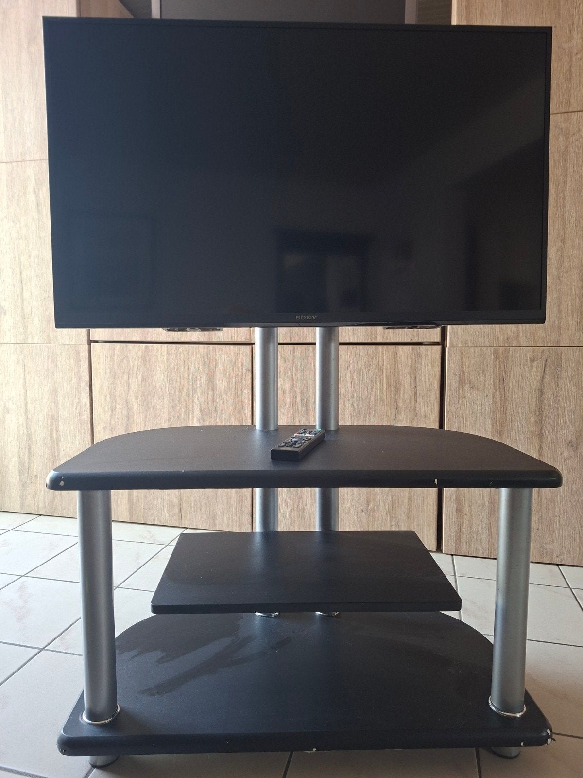 Sony tv geïnstalleerd op meubel, Huis en Inrichting, Ophalen, Gebruikt, 50 tot 100 cm, 150 tot 200 cm