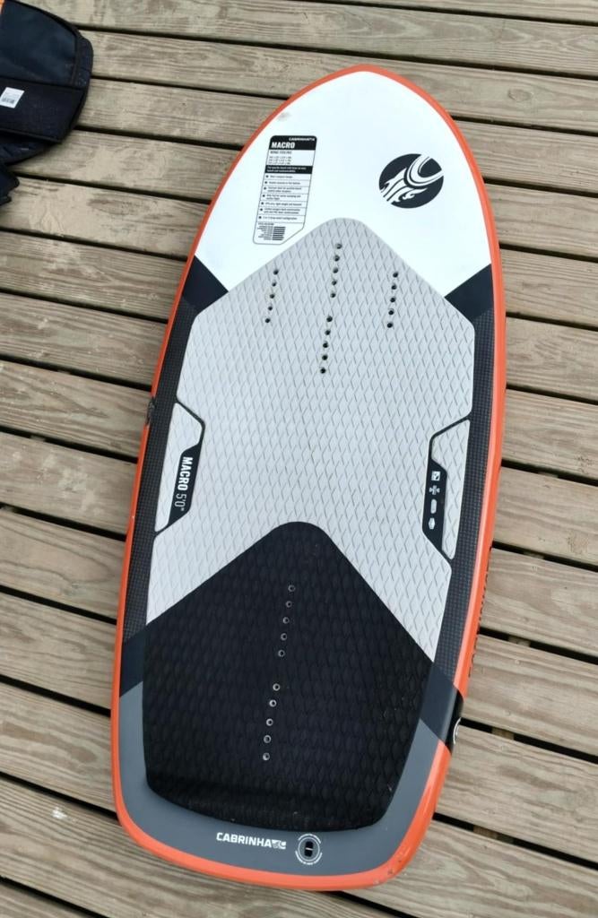 Wingfoil board Cabrinha Macro 78l, Enlèvement, Utilisé, Planche à voile