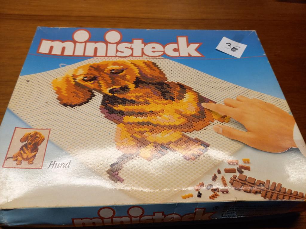 Chien Ministeck, Enlèvement, Utilisé, Coffret