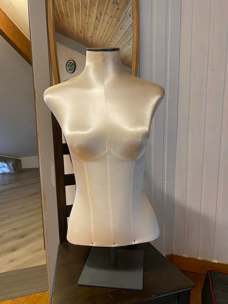 dames etalagepop / torso mannequin voor kleding, Hobby en Vrije tijd, Naaien en Fournituren, Gebruikt, Ophalen